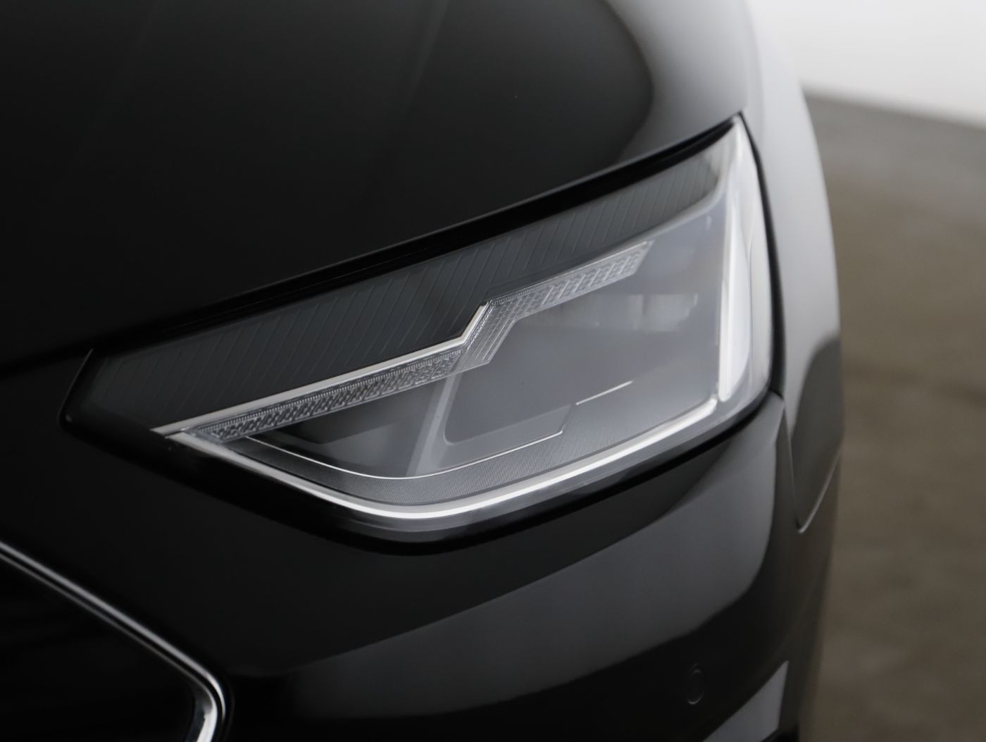 Audi A4 Avant 30 TDI Aut. | Bild 28 von 28