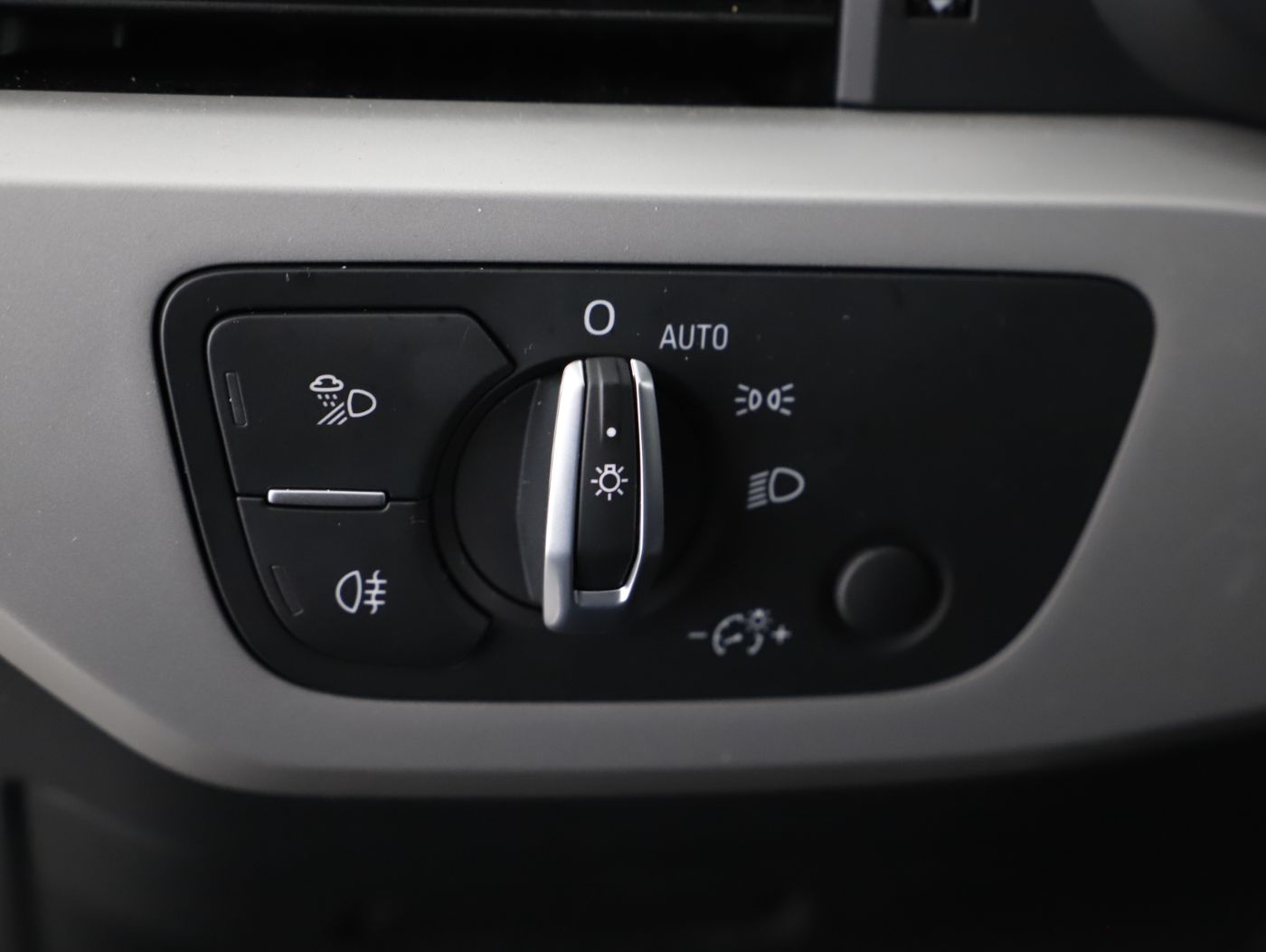 Audi A4 Avant 35 TDI S-Line Aut. | Bild 10 von 26