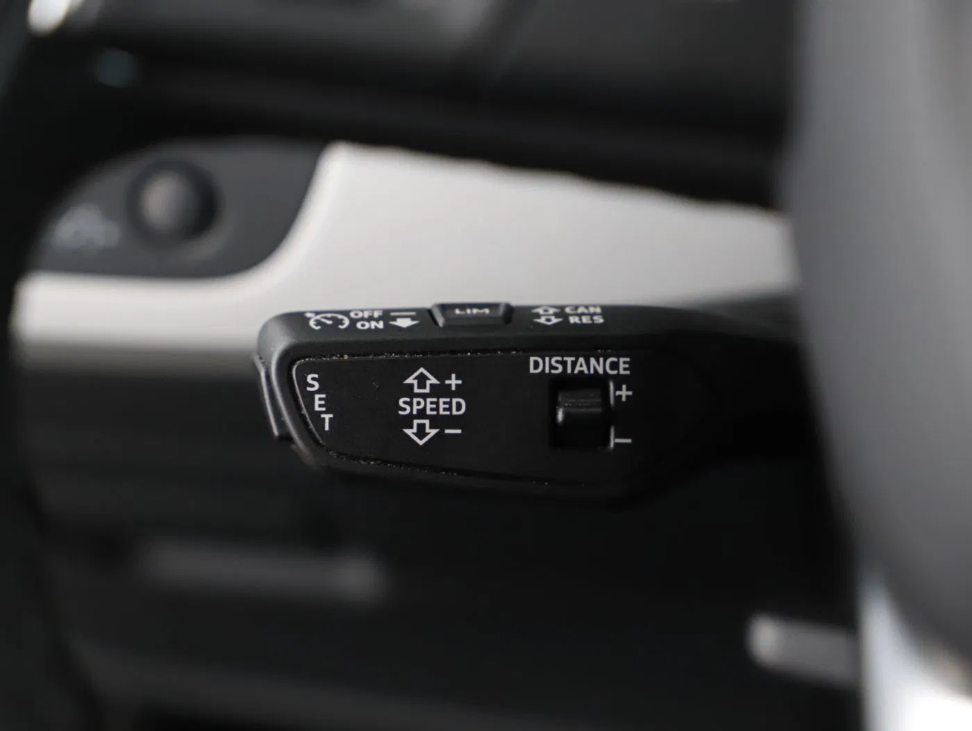 Audi A4 Avant 35 TDI S-Line Aut. | Bild 17 von 26