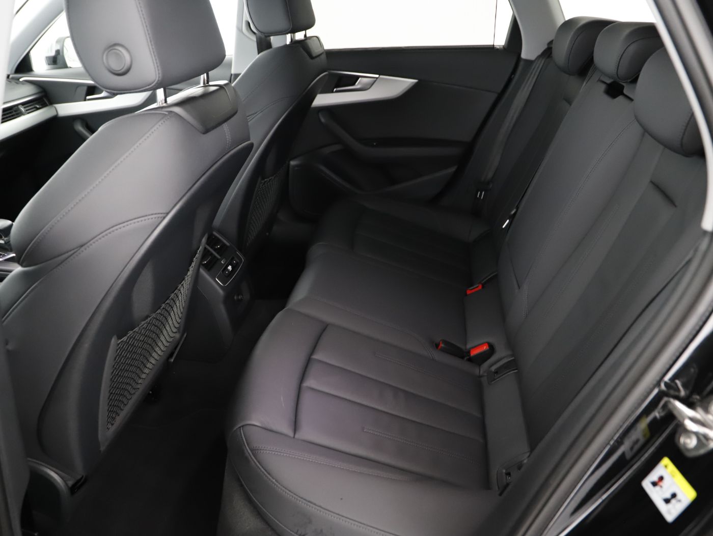 Audi A4 Avant 35 TDI S-Line Aut. | Bild 12 von 26