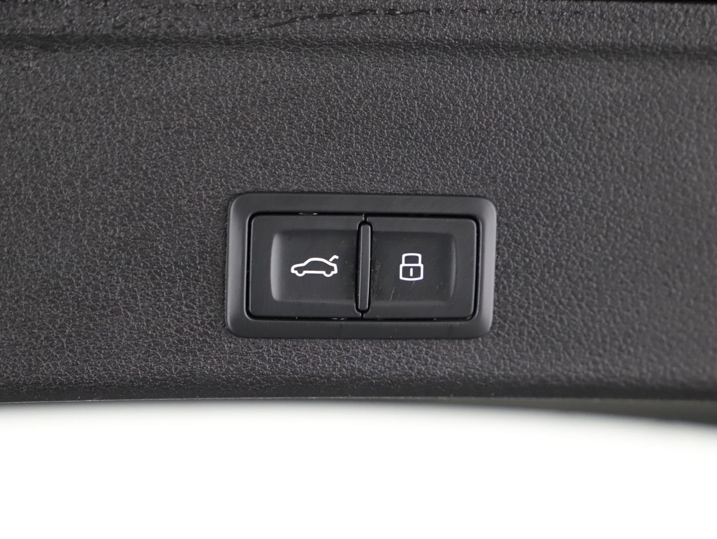 Audi A4 Avant 35 TDI S-Line Aut. | Bild 25 von 26