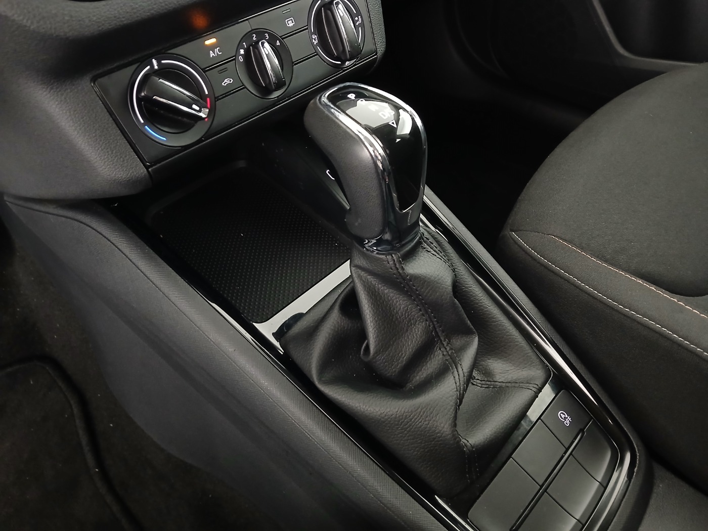 Skoda Scala 1.0 TSI Sport | Bild 26 von 28