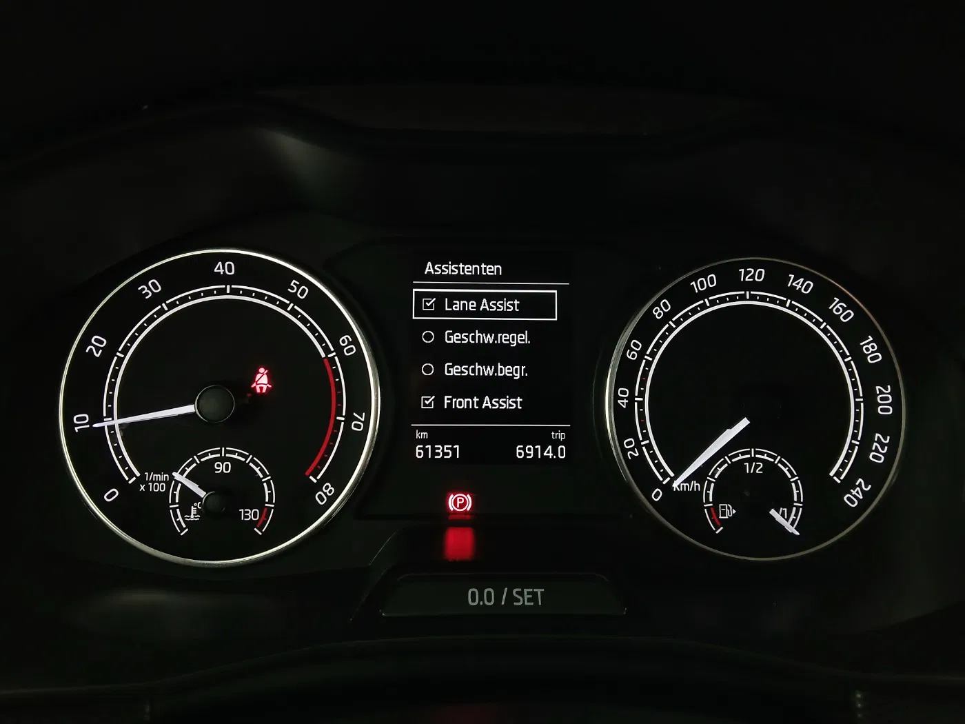 Skoda Scala 1.0 TSI Sport | Bild 16 von 28