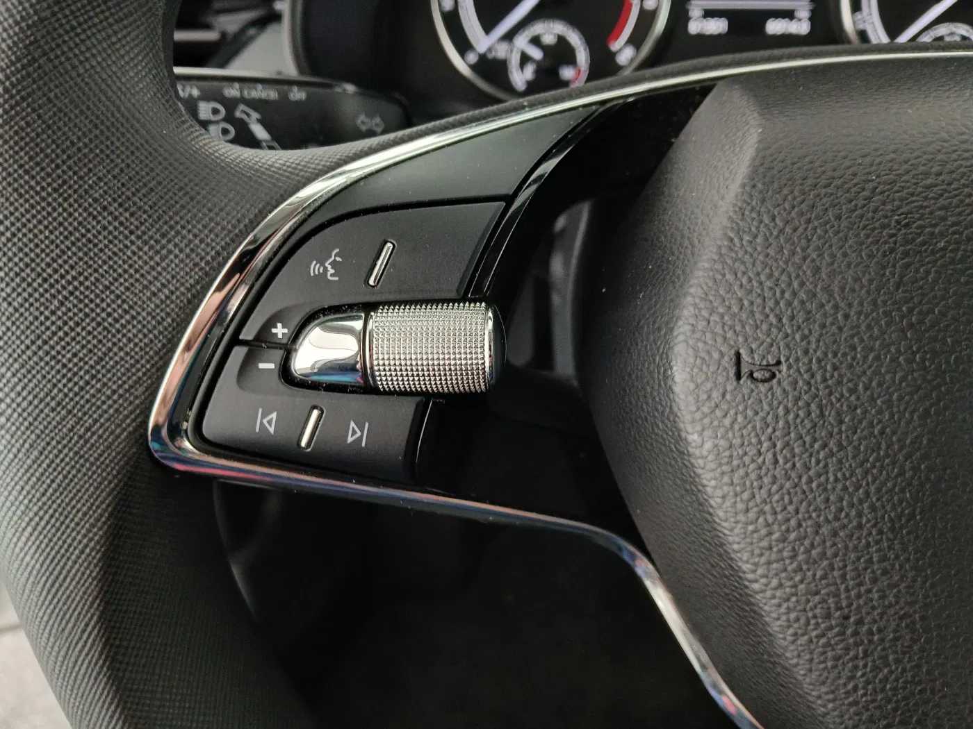 Skoda Scala 1.0 TSI Sport | Bild 17 von 28