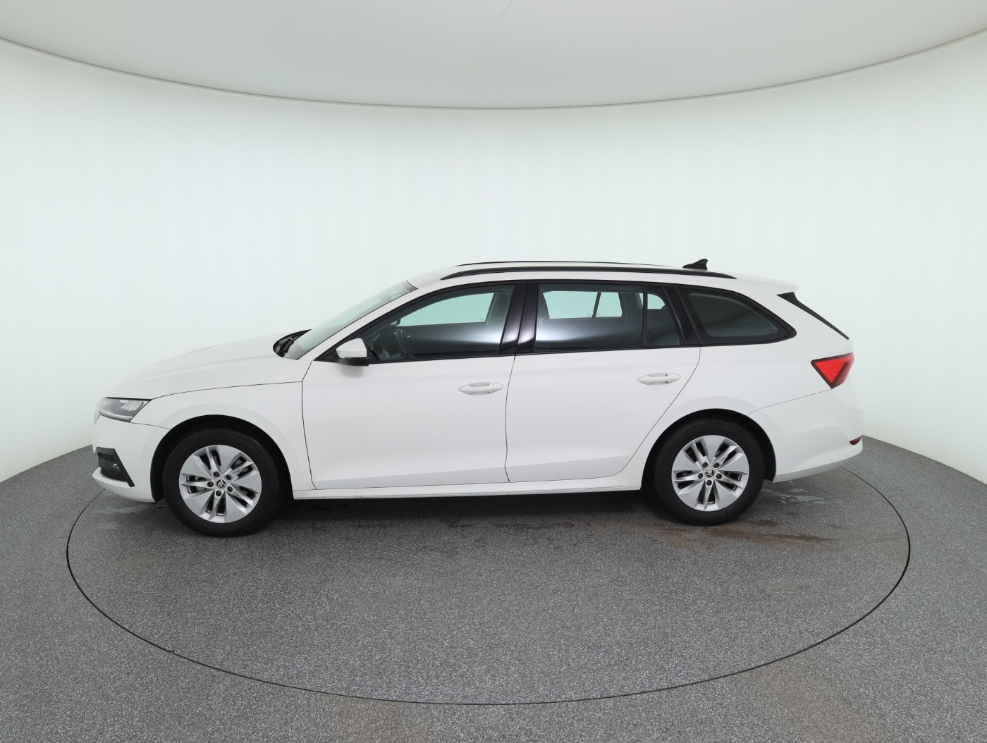 Skoda Octavia Combi 2.0 TDI Ambition | Bild 9 von 28