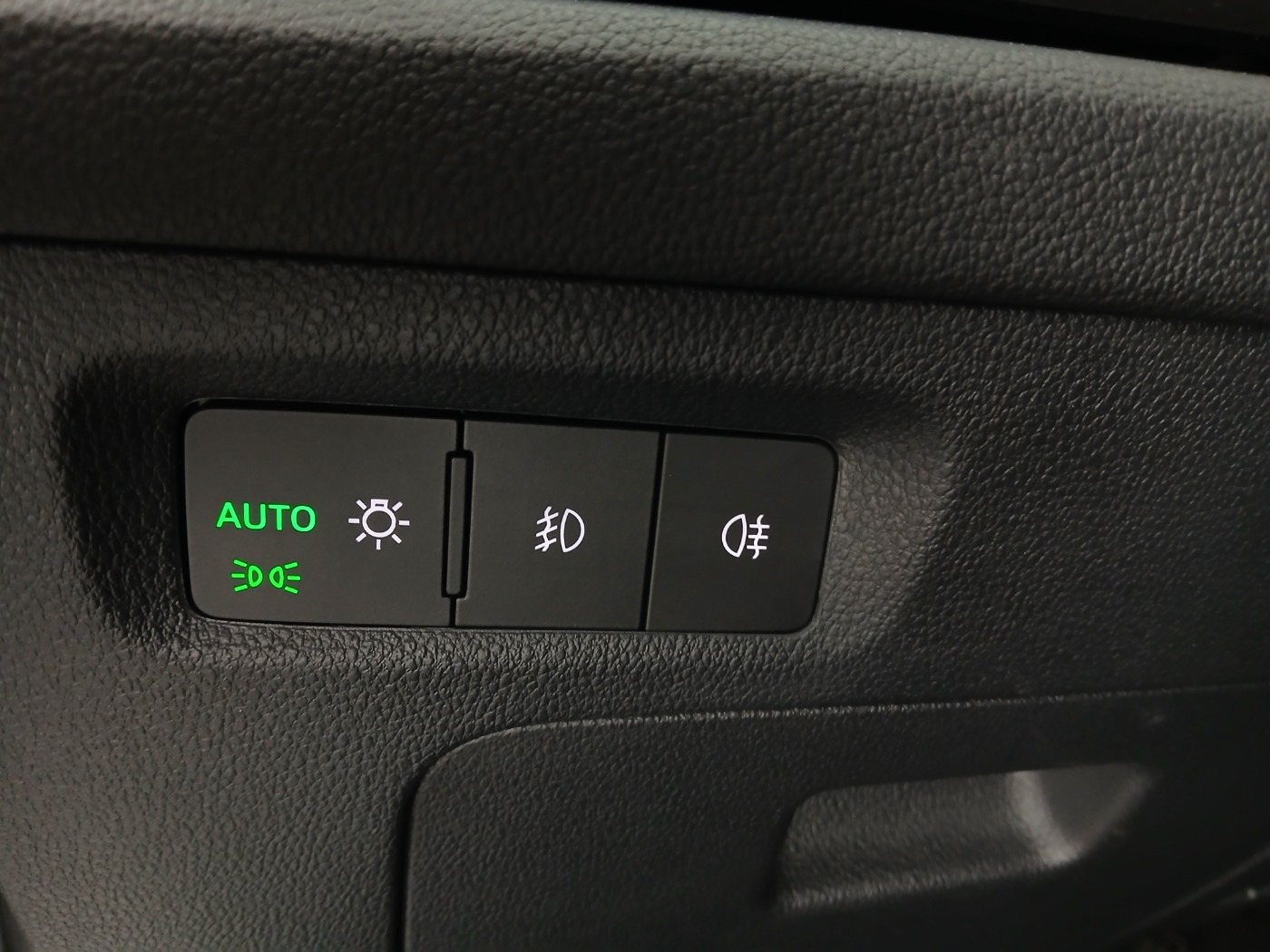 Skoda Octavia Combi 2.0 TDI Ambition | Bild 13 von 28