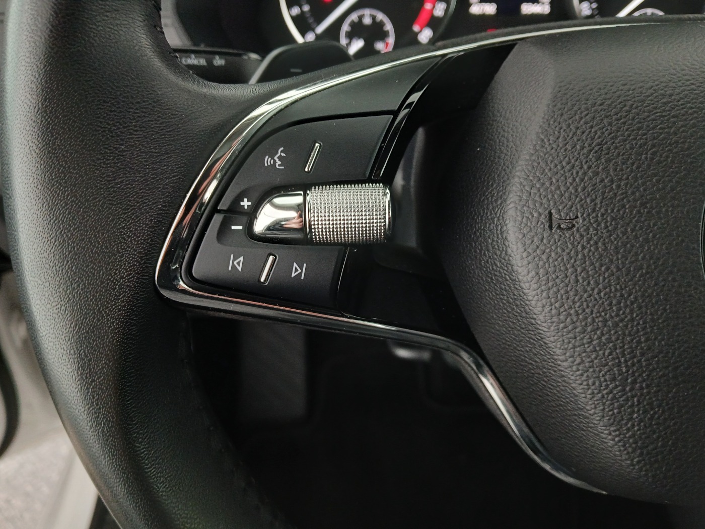 Skoda Octavia Combi 2.0 TDI Ambition | Bild 18 von 28