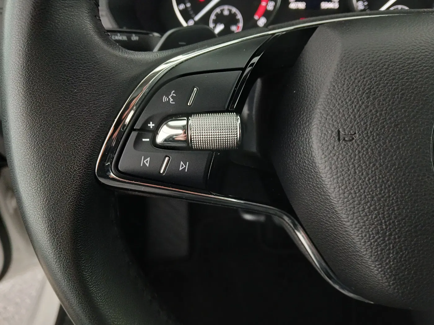 Skoda Octavia Combi 2.0 TDI Ambition | Bild 18 von 28