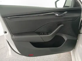 Skoda Octavia Combi 2.0 TDI Ambition | Thumbnail 11 von 28