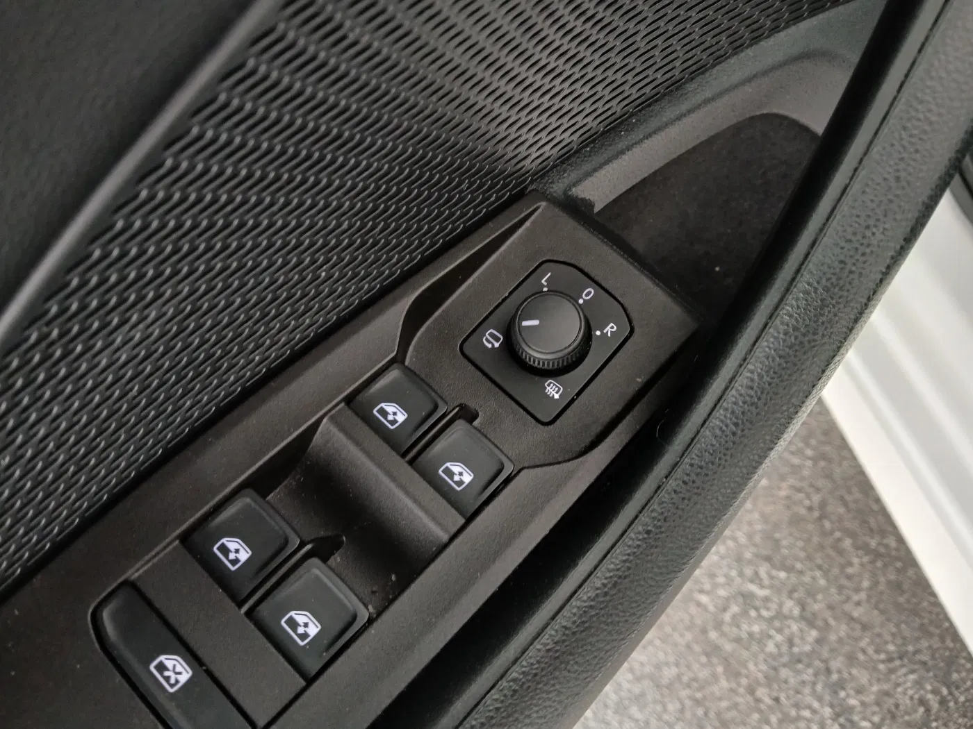 Skoda Octavia Combi 2.0 TDI Ambition | Bild 12 von 28