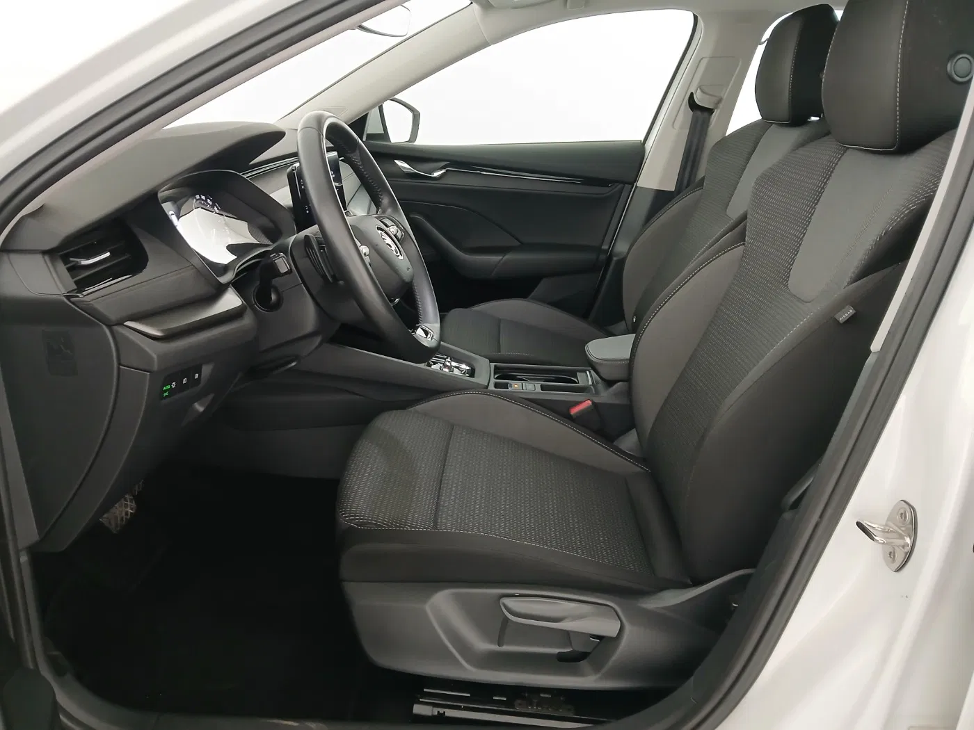 Skoda Octavia Combi 2.0 TDI Ambition | Bild 14 von 28