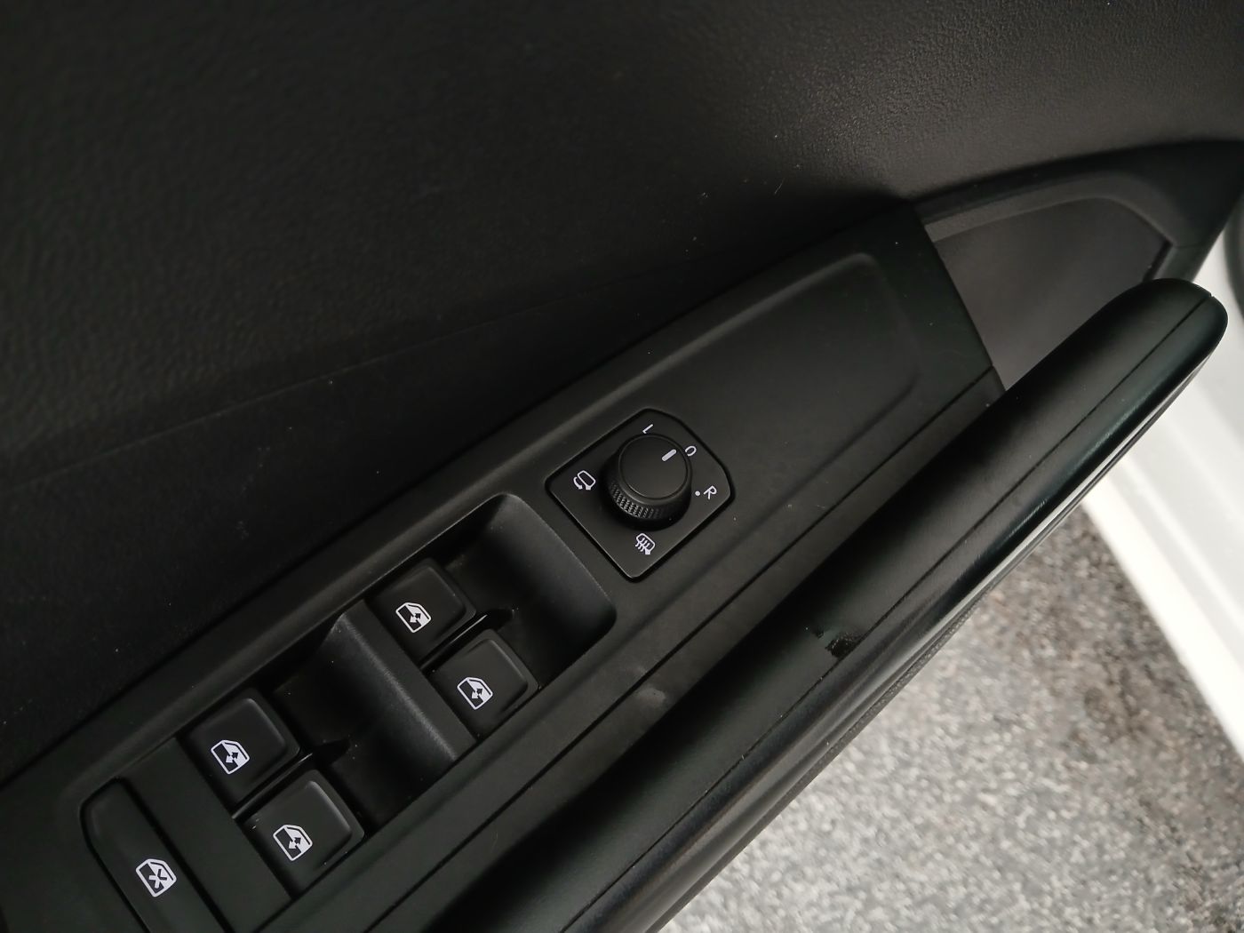 Skoda Fabia 1.0 TSI DSG Selection | Bild 9 von 26