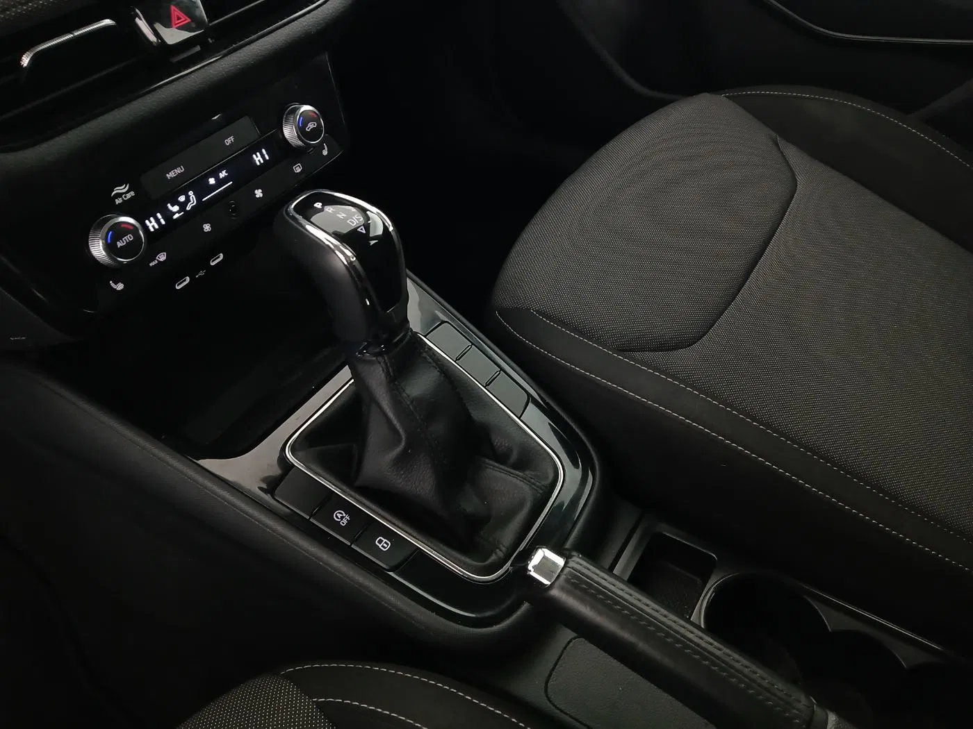 Skoda Fabia 1.0 TSI DSG Selection | Bild 24 von 26