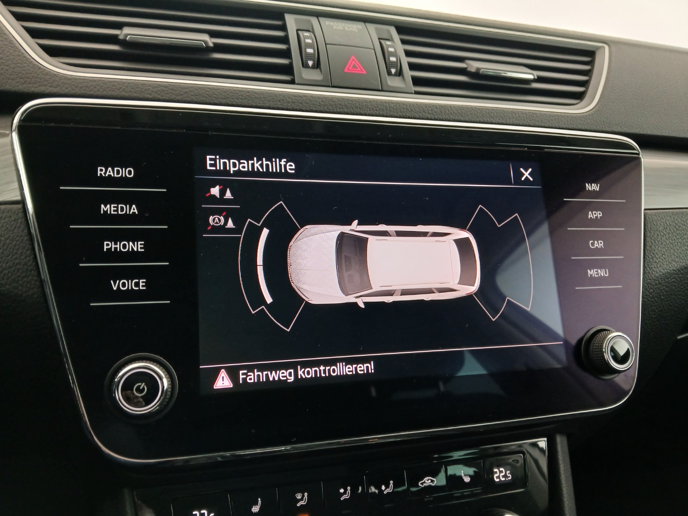 Skoda Superb Combi 2.0 TDI Ambition | Bild 25 von 30