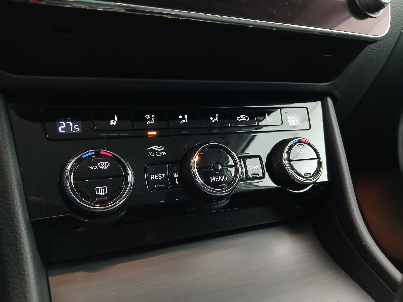 Skoda Superb Combi 2.0 TDI Ambition | Bild 27 von 30