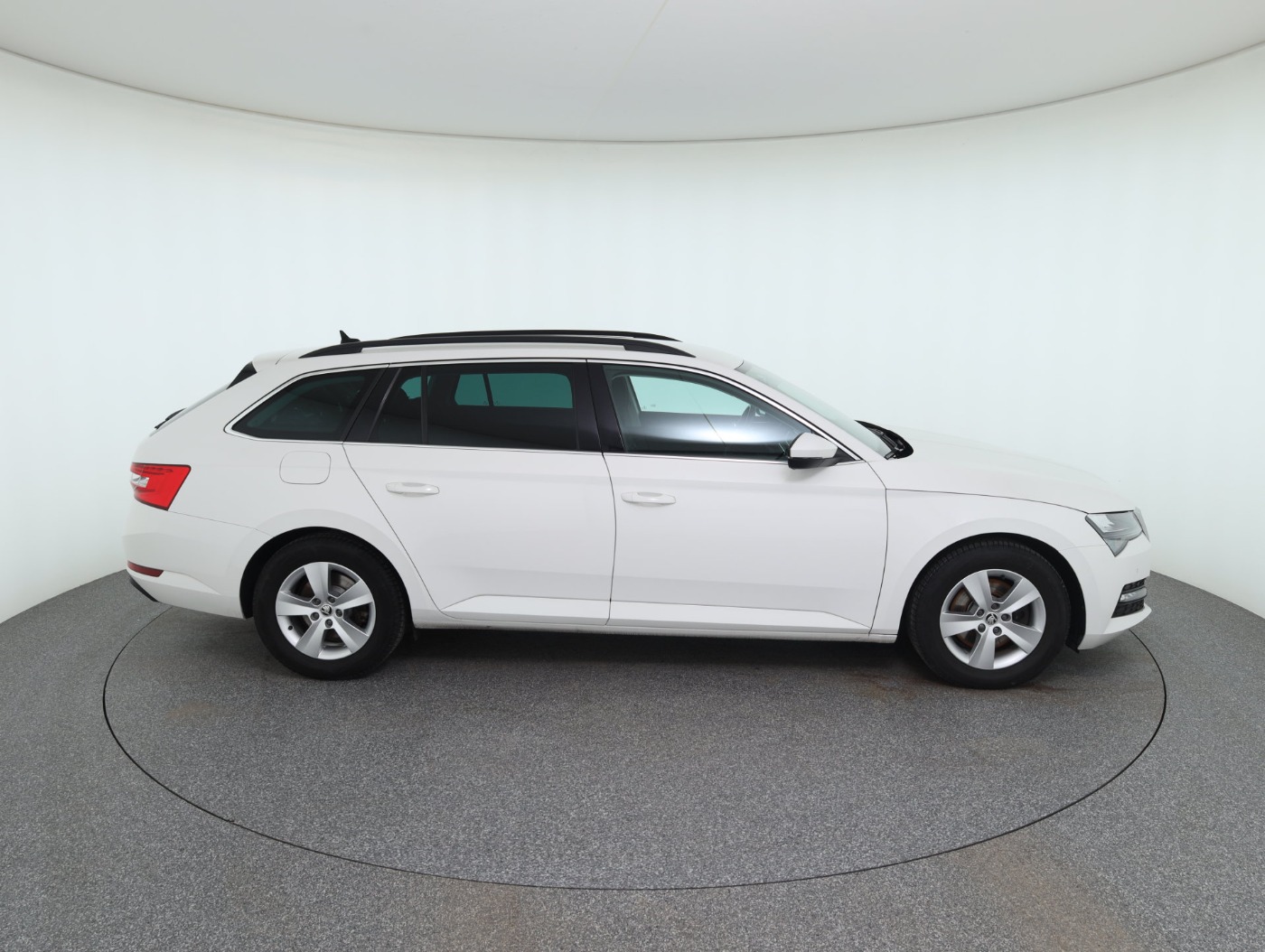 Skoda Superb Combi 2.0 TDI Ambition | Bild 5 von 30