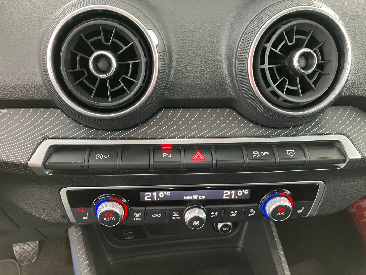 Audi Q2 30 TFSI design | Bild 19 von 29