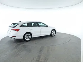 Skoda Octavia Combi 2.0 TDI Style | Thumbnail 6 von 24