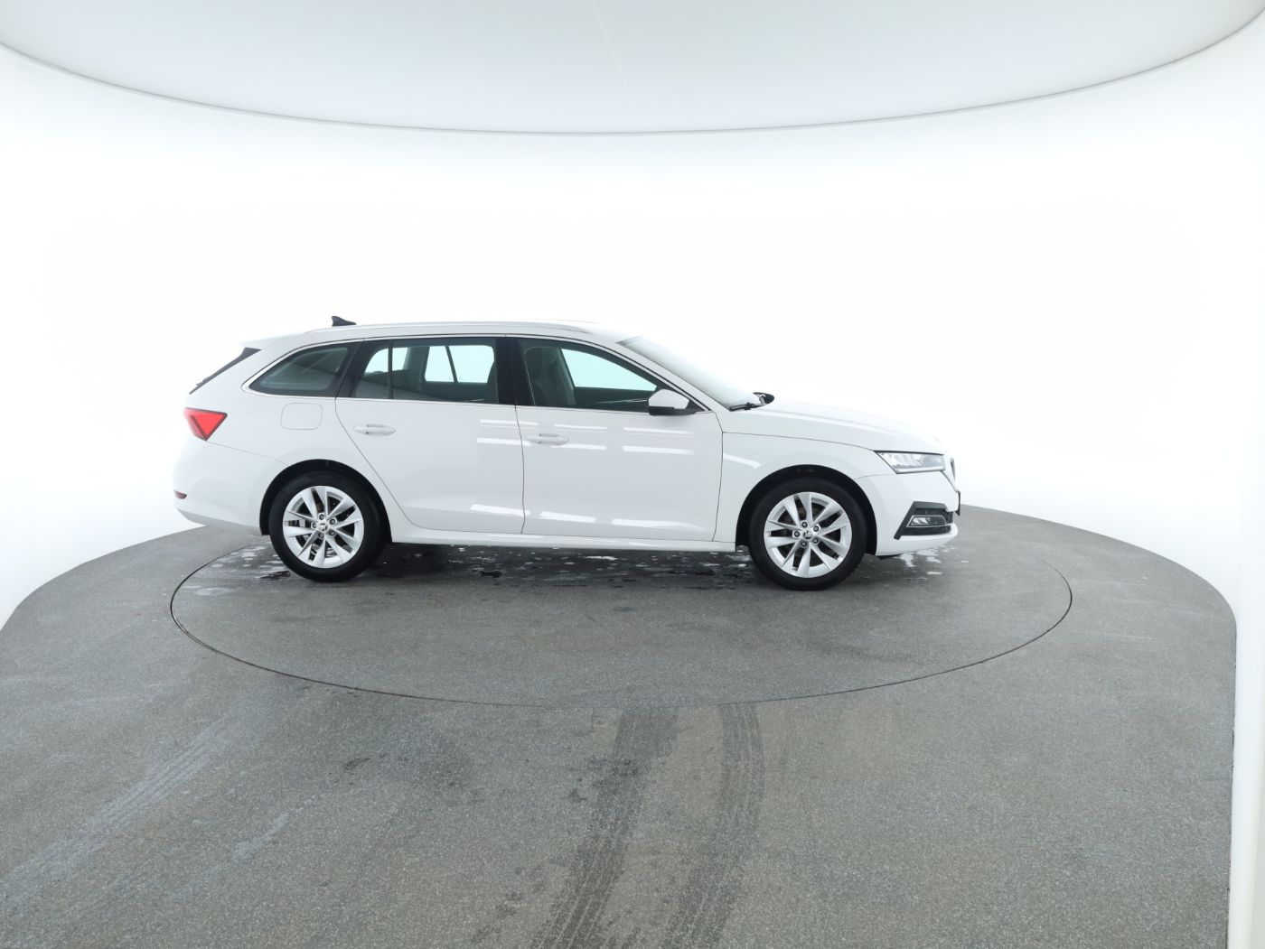 Skoda Octavia Combi 2.0 TDI Style | Bild 7 von 24