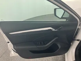 Skoda Octavia Combi 2.0 TDI Style | Thumbnail 10 von 24