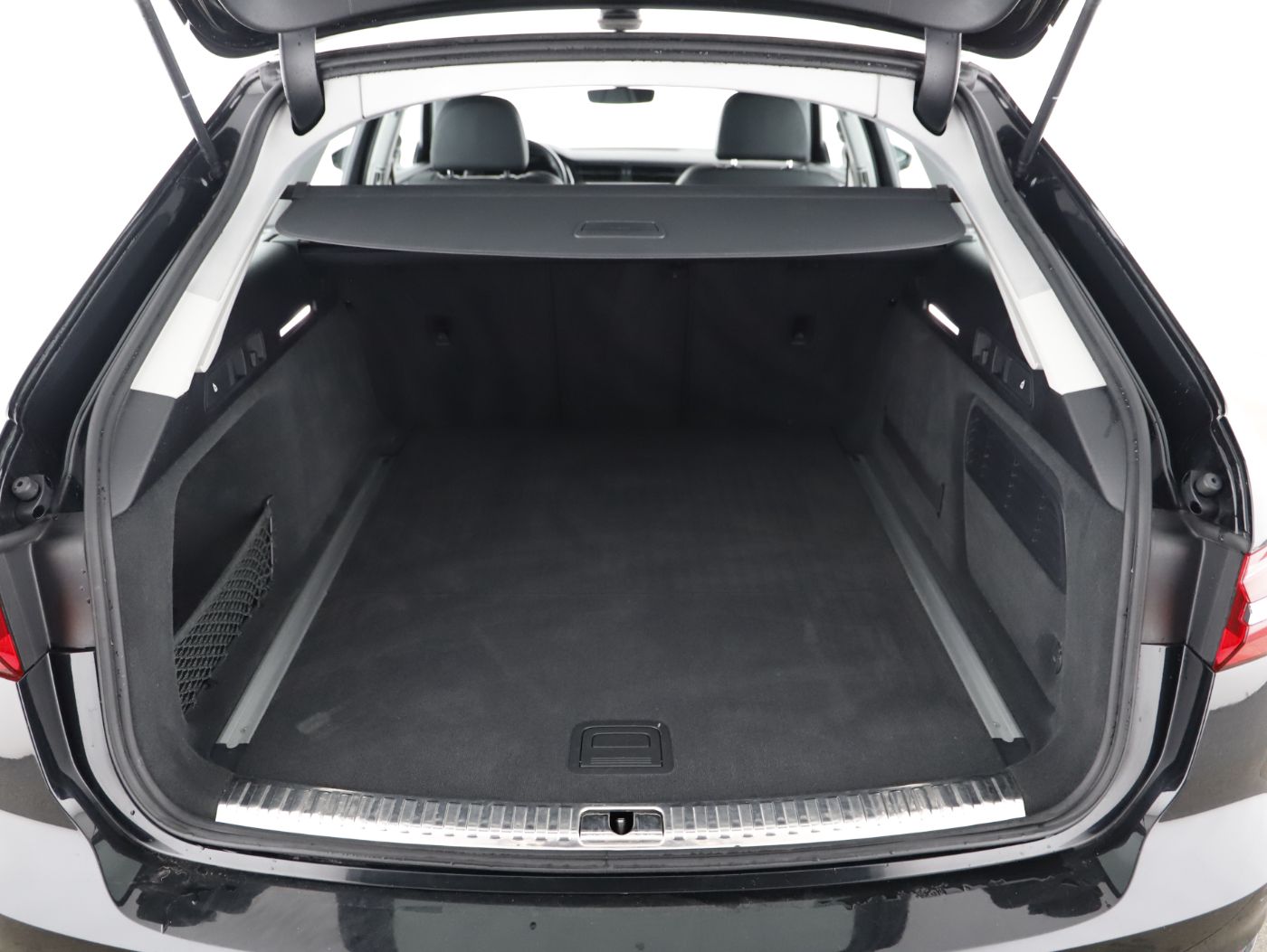 Audi A6 Avant 35 2.0 TDI sport | Bild 24 von 26