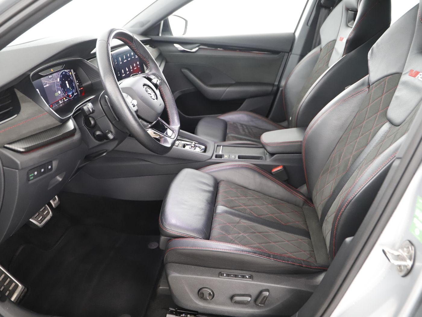 Skoda Octavia Combi 2.0 TDI RS | Bild 17 von 29