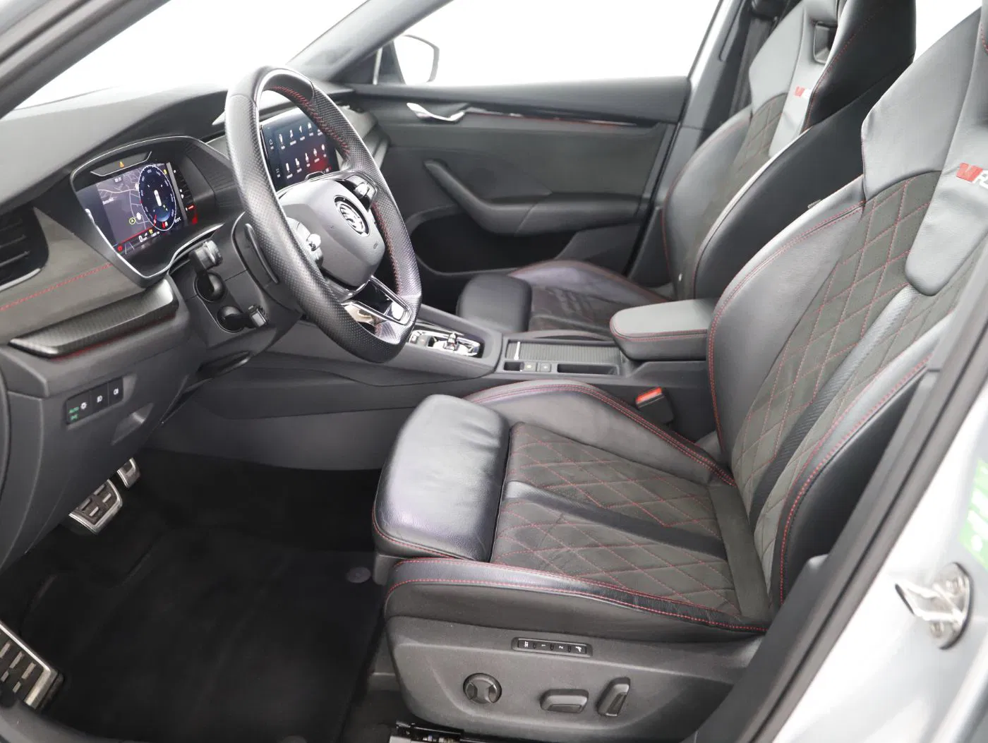 Skoda Octavia Combi 2.0 TDI RS | Bild 17 von 29