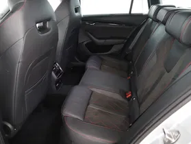 Skoda Octavia Combi 2.0 TDI RS | Thumbnail 18 von 29