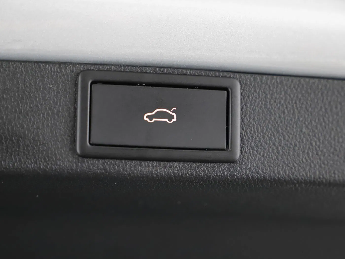 Skoda Octavia Combi 2.0 TDI RS | Bild 26 von 29