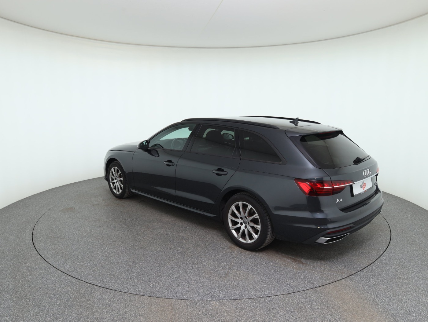 Audi A4 Avant 40 2.0 TDI quattro | Bild 8 von 27