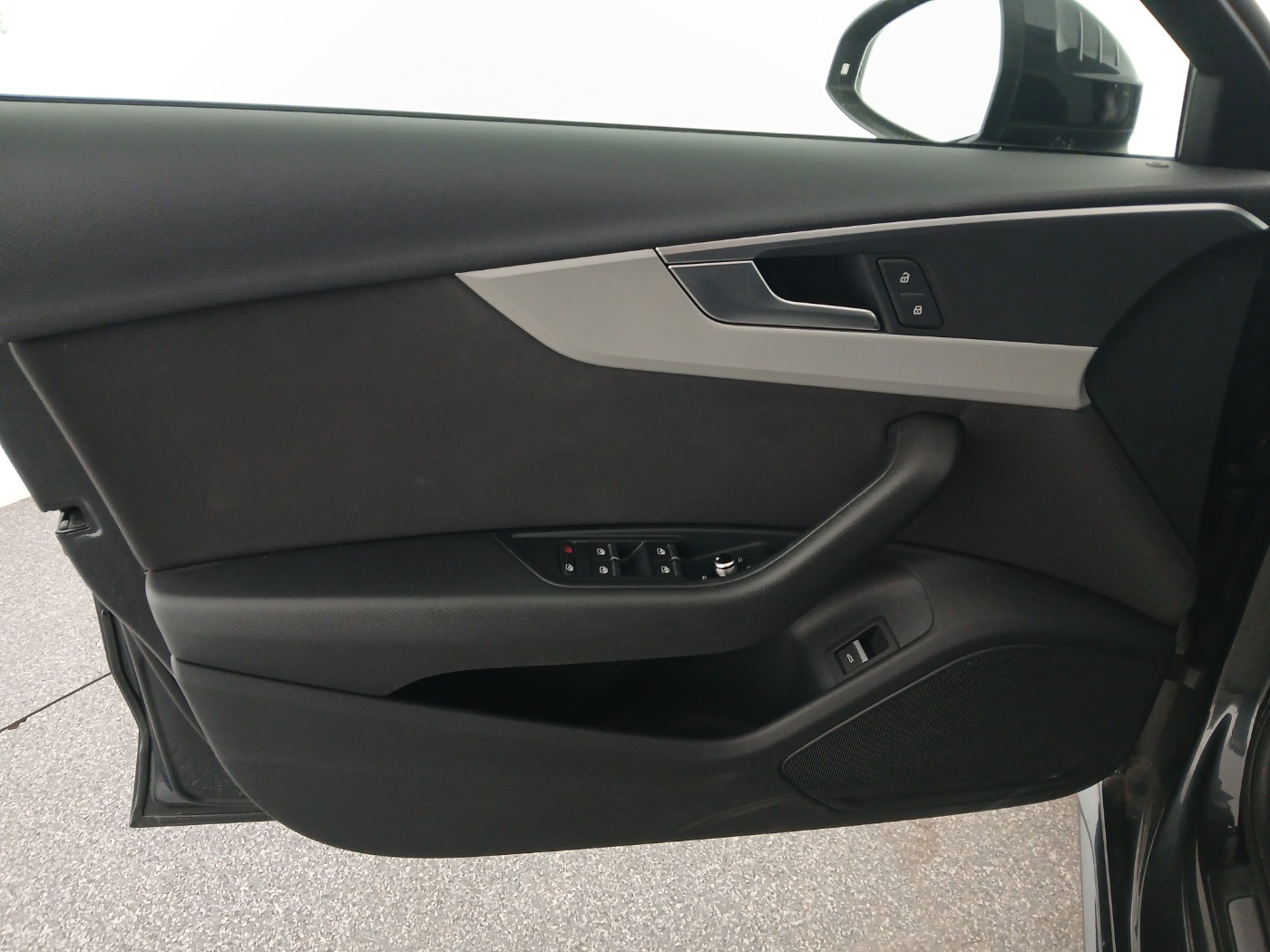 Audi A4 Avant 40 2.0 TDI quattro | Bild 11 von 27