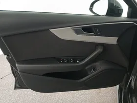 Audi A4 Avant 40 2.0 TDI quattro | Thumbnail 11 von 27