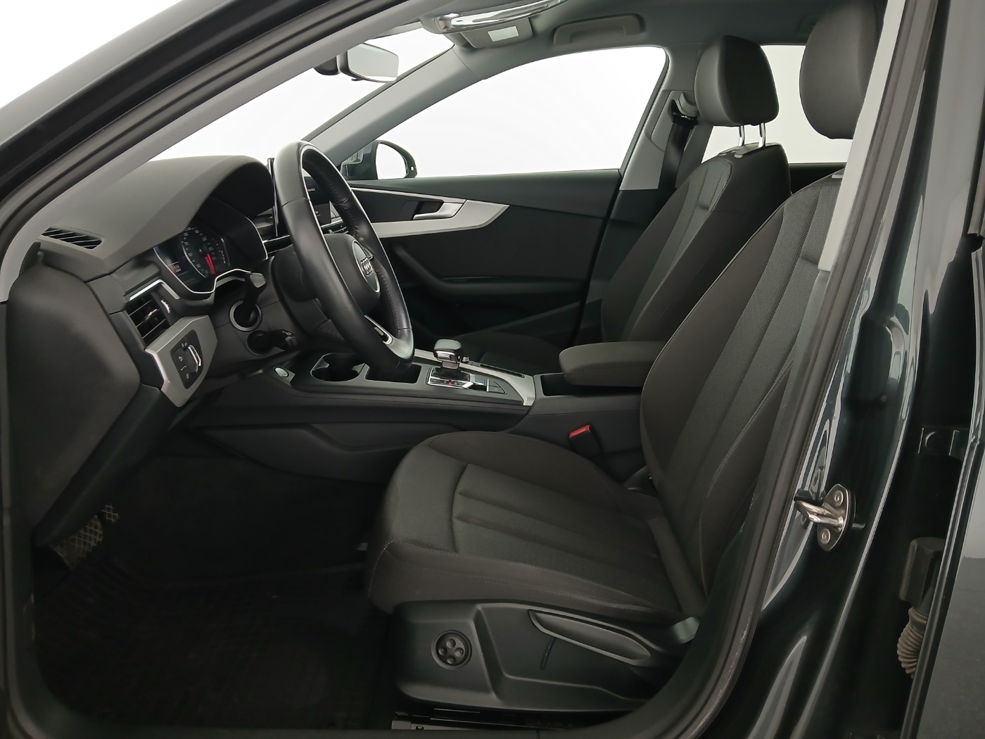 Audi A4 Avant 40 2.0 TDI quattro | Bild 14 von 27