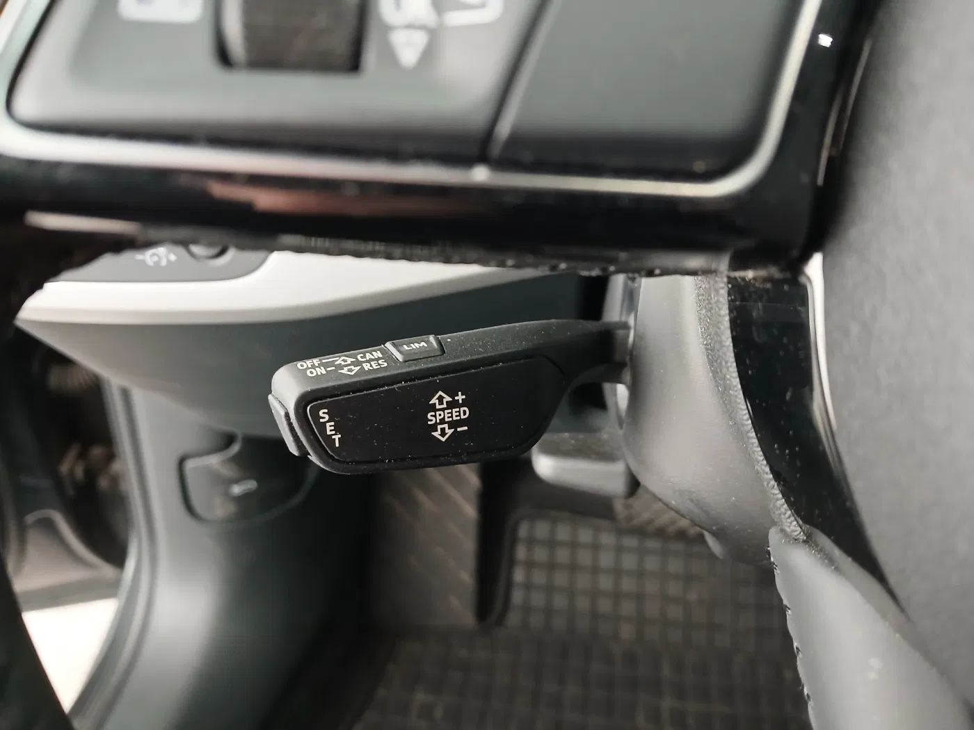 Audi A4 Avant 40 2.0 TDI quattro | Bild 16 von 27