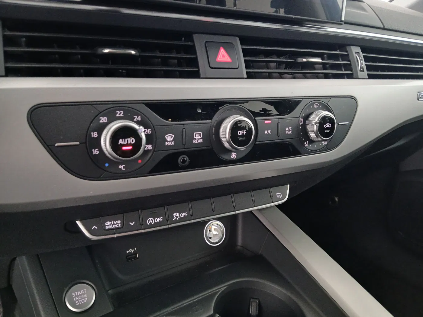 Audi A4 Avant 40 2.0 TDI quattro | Bild 22 von 27