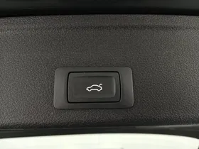 Audi A4 Avant 40 2.0 TDI quattro | Thumbnail 26 von 27