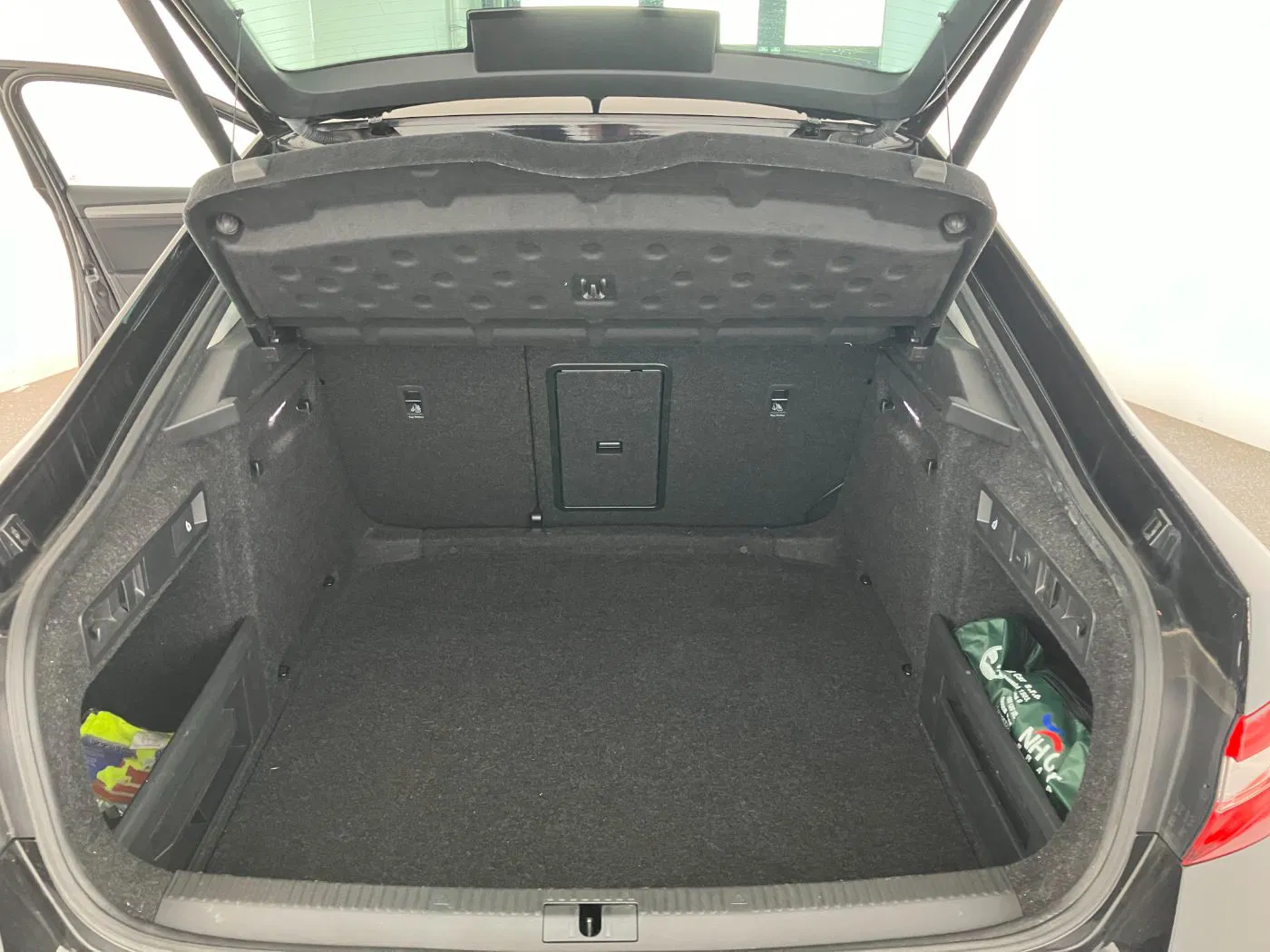 Skoda Superb 2.0 TDI Amb. DSG | Bild 18 von 26