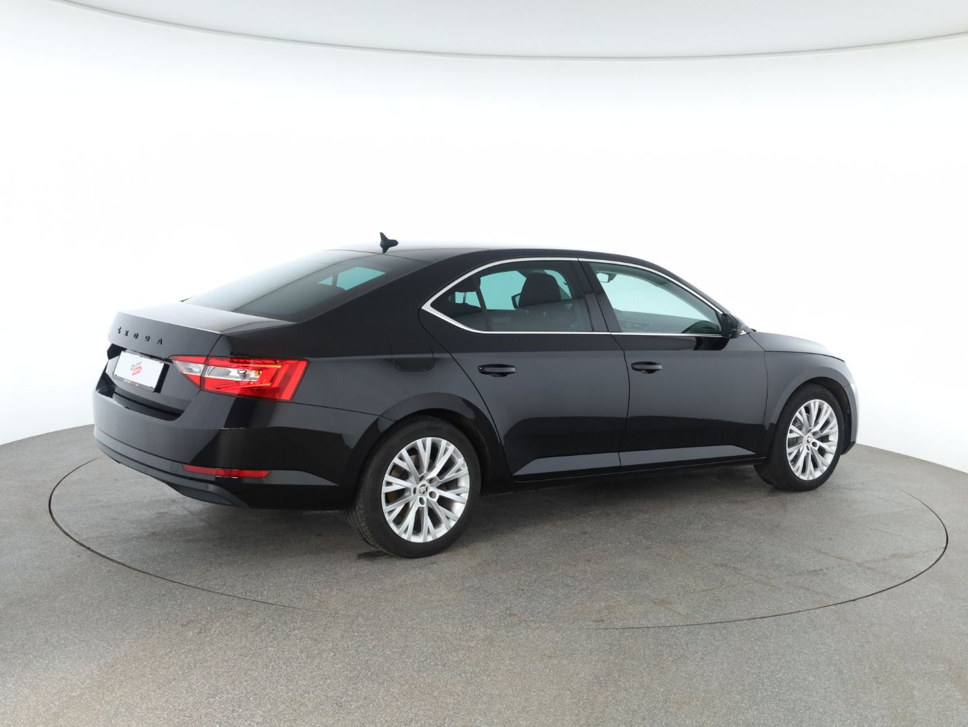 Skoda Superb 2.0 TDI Amb. DSG | Bild 3 von 26