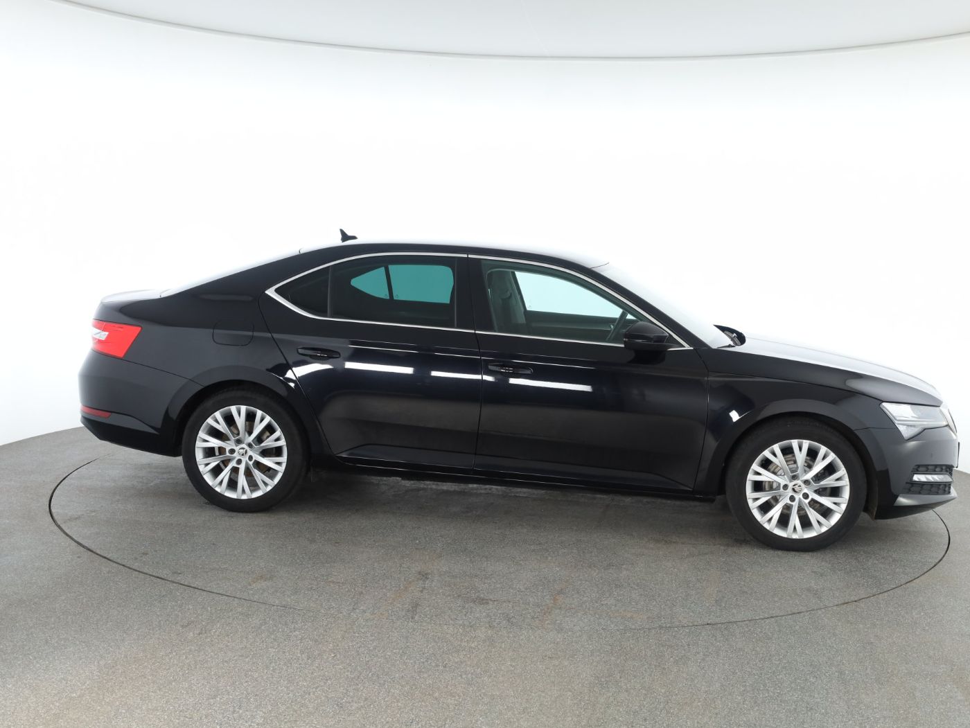 Skoda Superb 2.0 TDI Amb. DSG | Bild 24 von 26