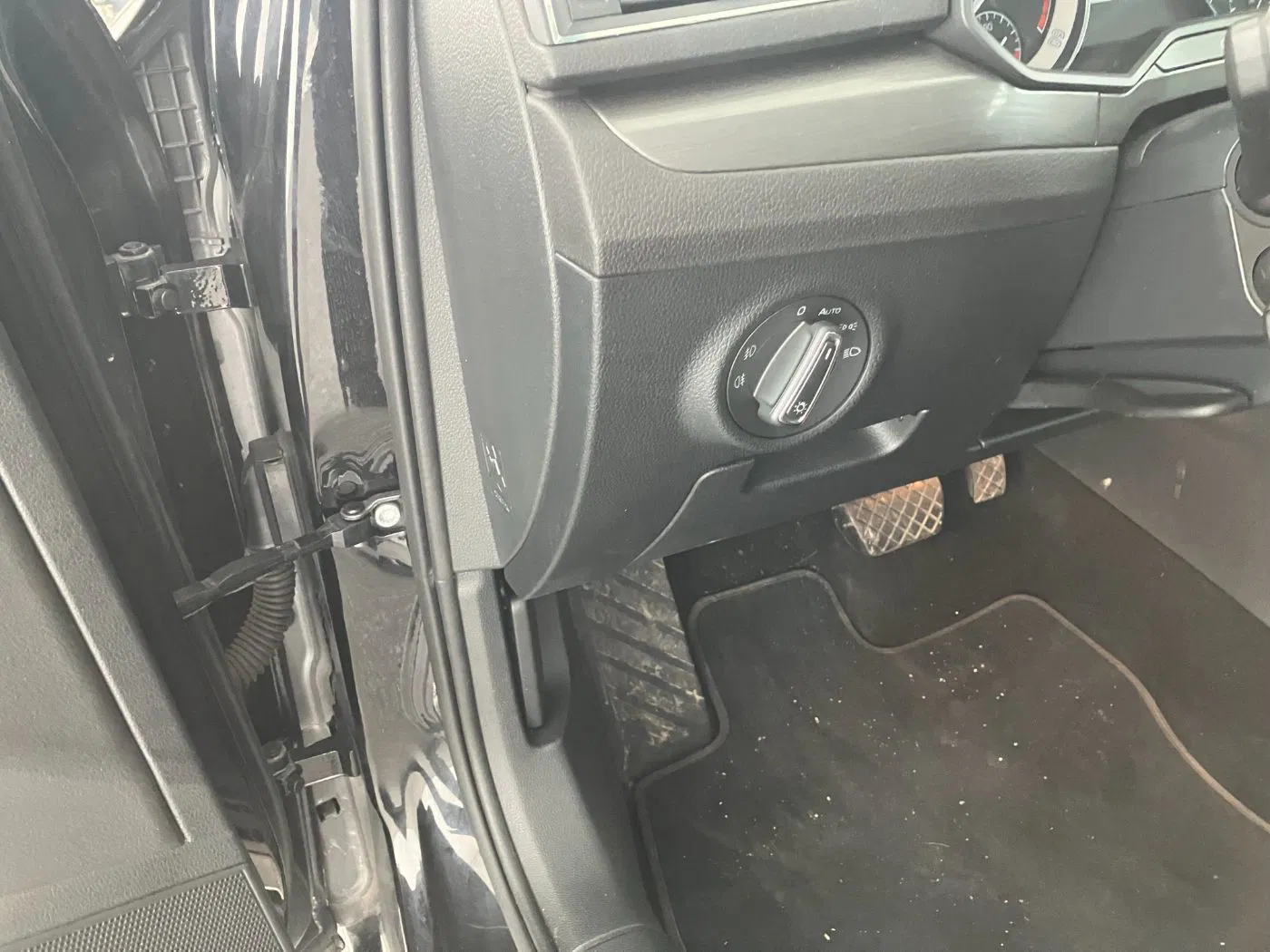 Skoda Superb 2.0 TDI Amb. DSG | Bild 6 von 26