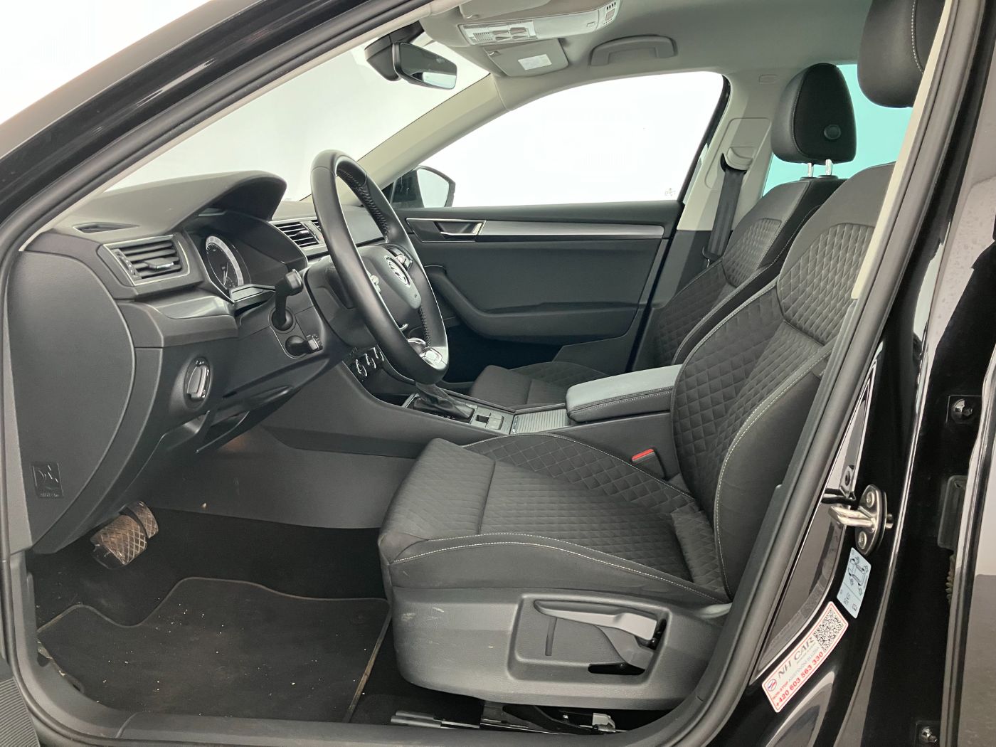 Skoda Superb 2.0 TDI Amb. DSG | Bild 7 von 26