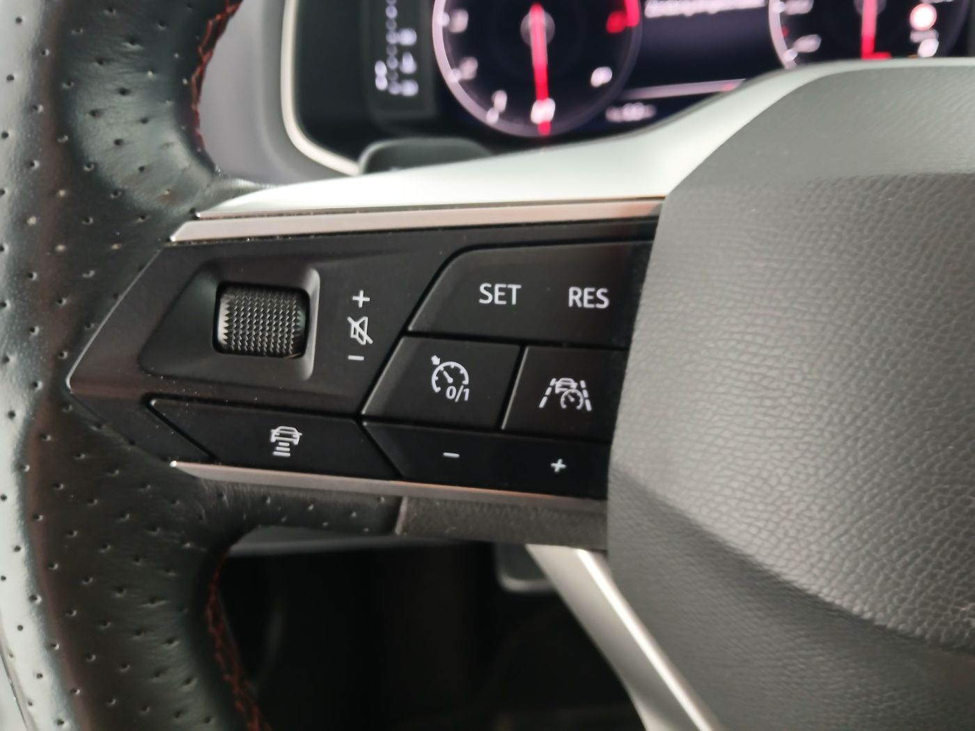 Seat Arona 1.5TSI FR DSG | Bild 17 von 26