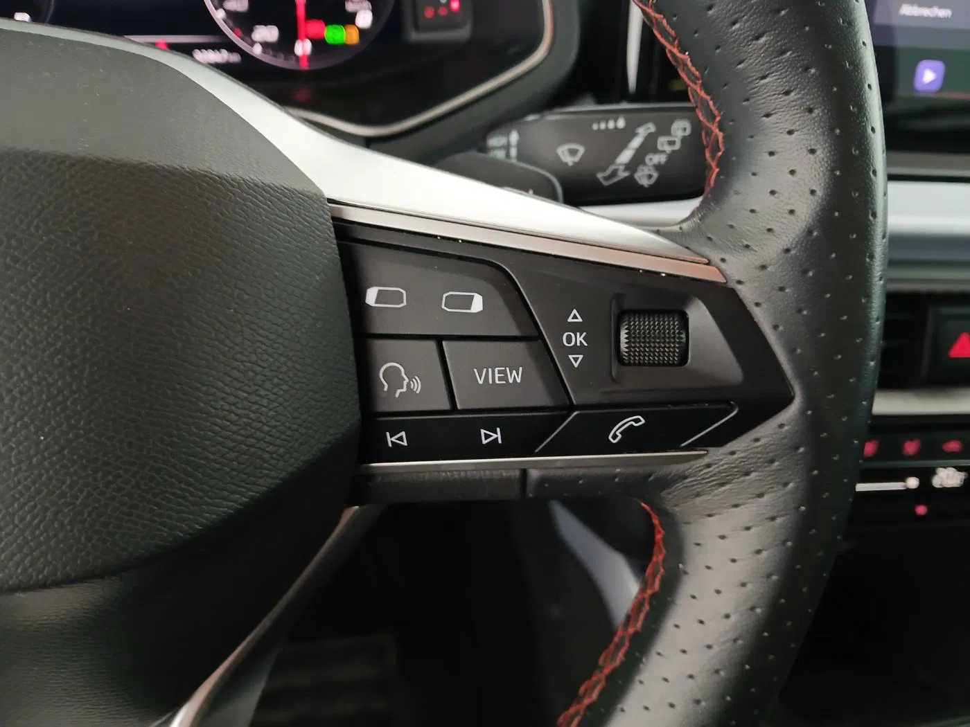 Seat Arona 1.5TSI FR DSG | Bild 18 von 26