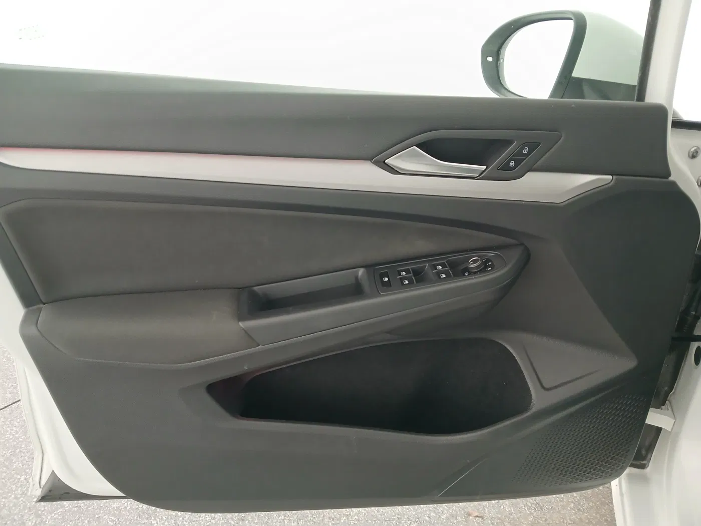 VW Golf VIII Variant 1.0 eTSI Life | Bild 11 von 26