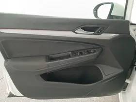 VW Golf VIII Variant 1.0 eTSI Life | Thumbnail 11 von 26