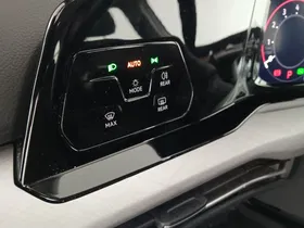 VW Golf VIII Variant 1.0 eTSI Life | Thumbnail 13 von 26