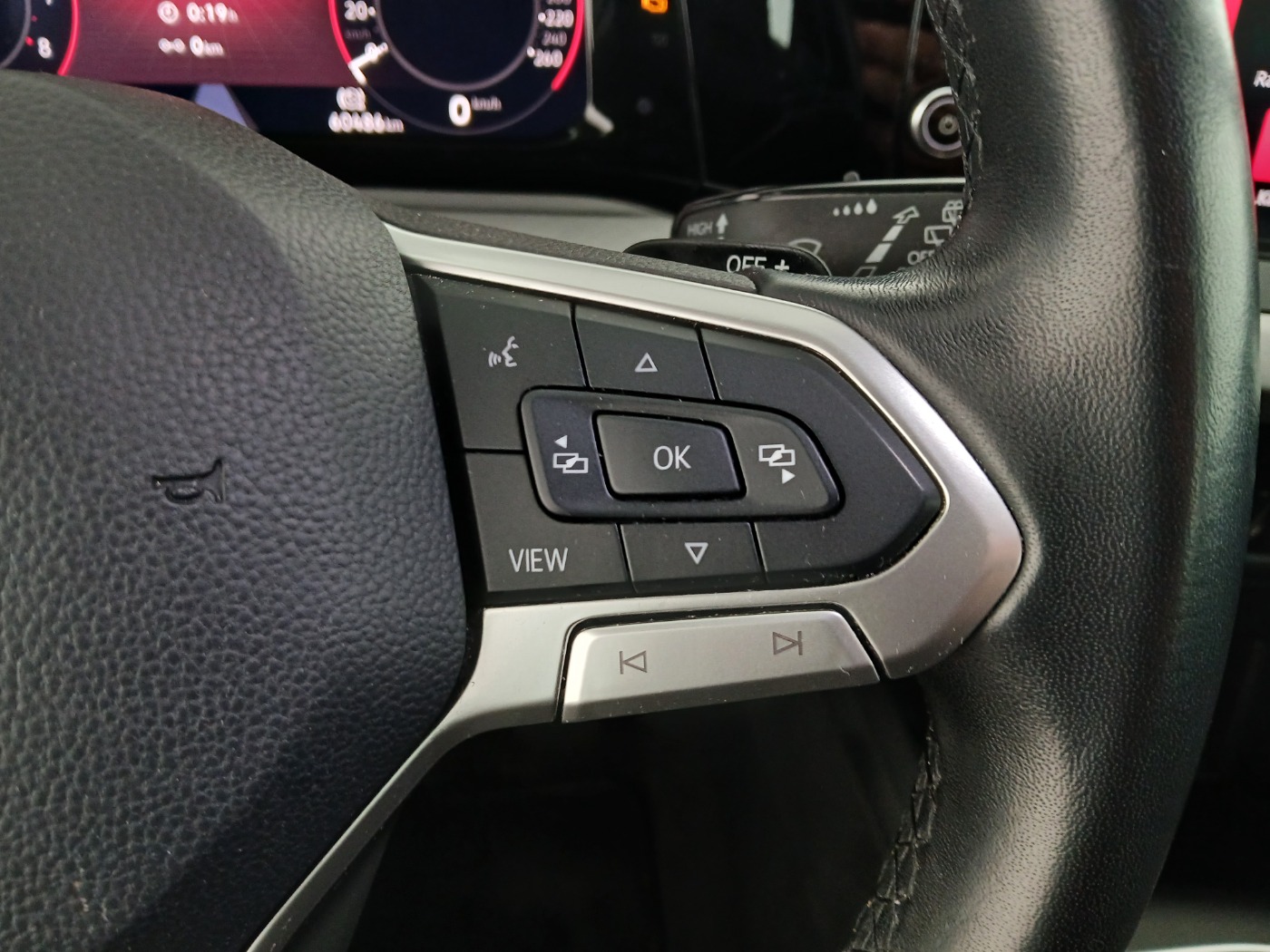 VW Golf VIII Variant 1.0 eTSI Life | Bild 18 von 26