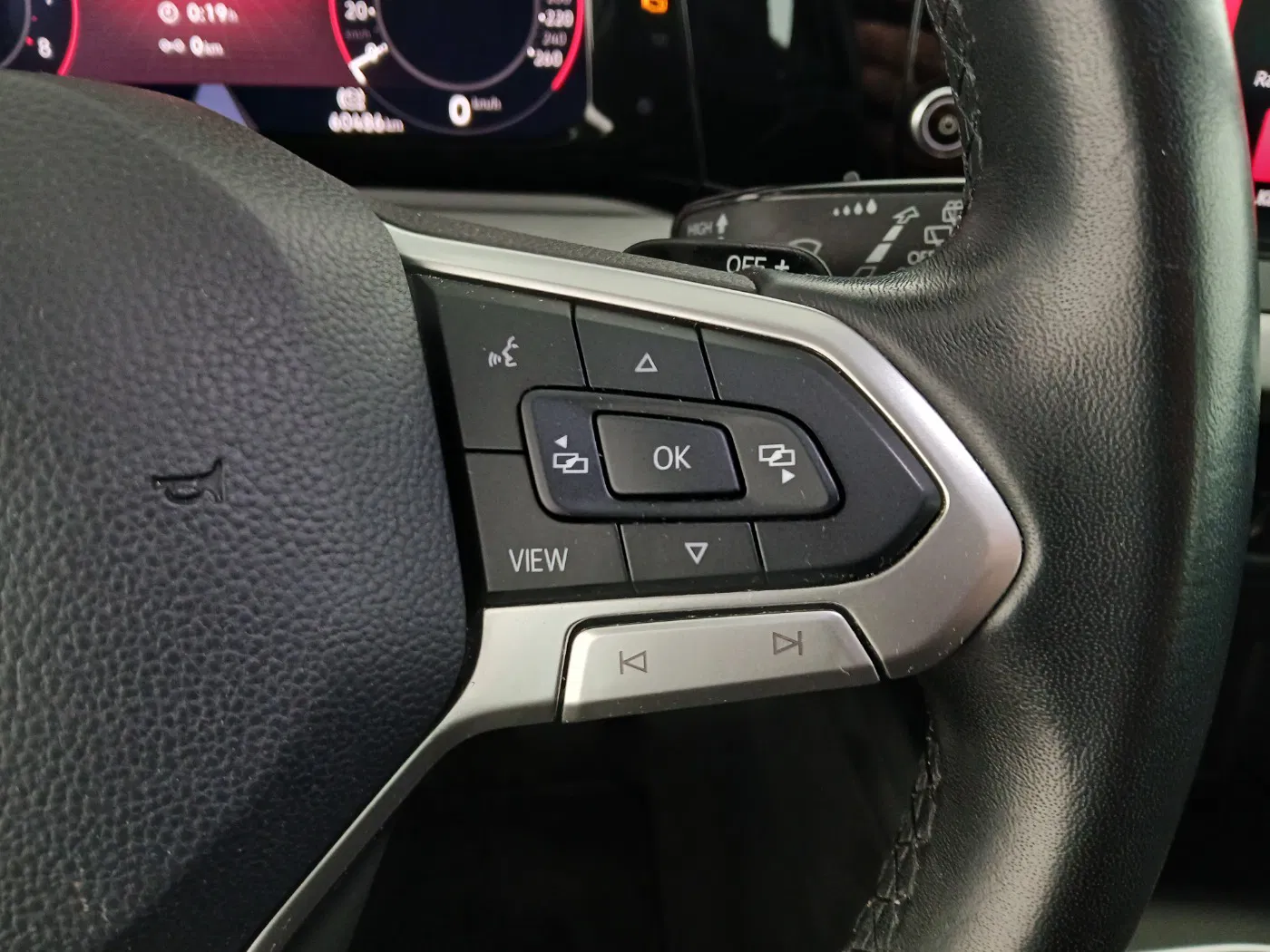 VW Golf VIII Variant 1.0 eTSI Life | Bild 18 von 26