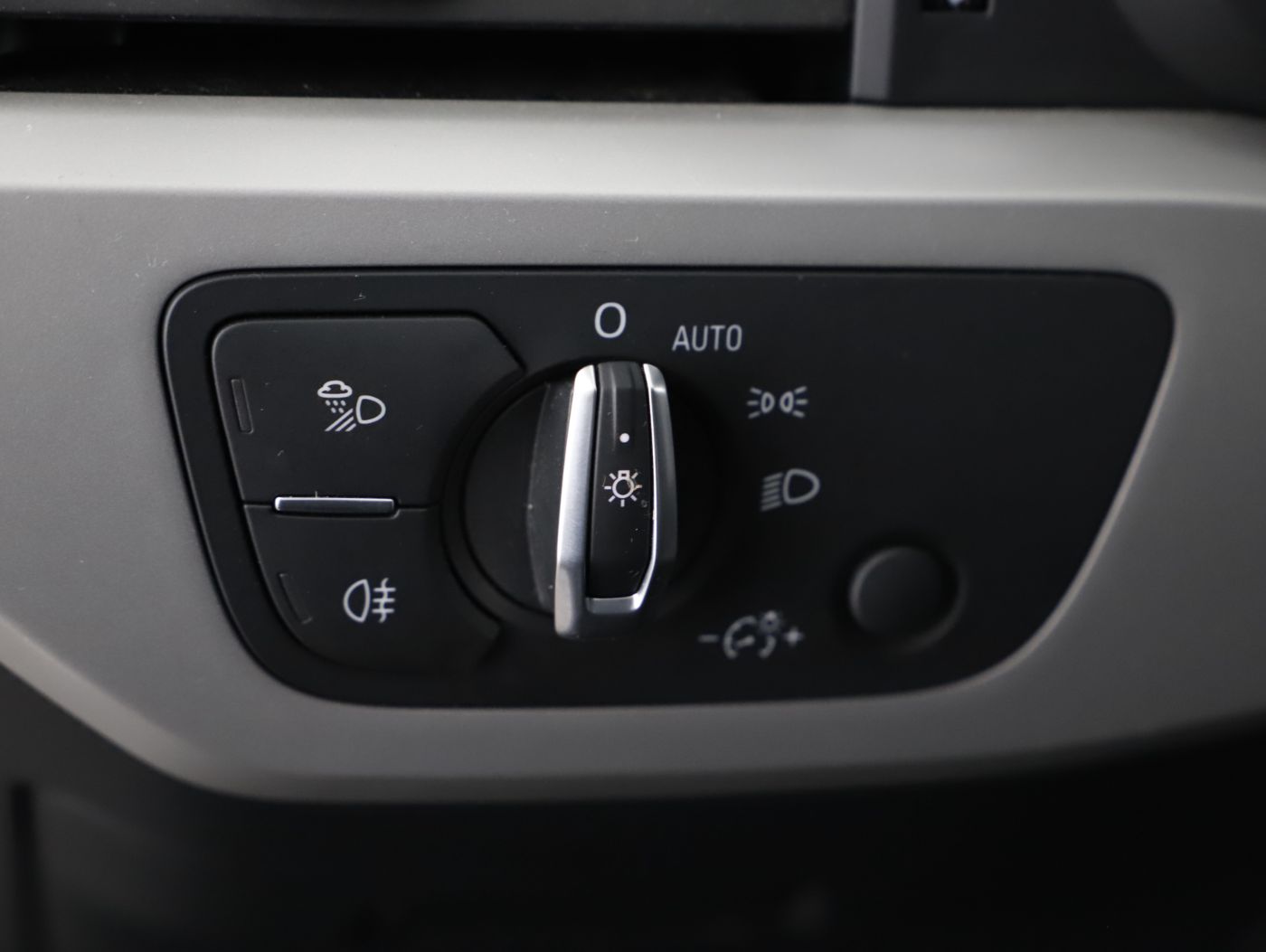 Audi A4 Avant TDI S-Line Aut | Bild 10 von 26