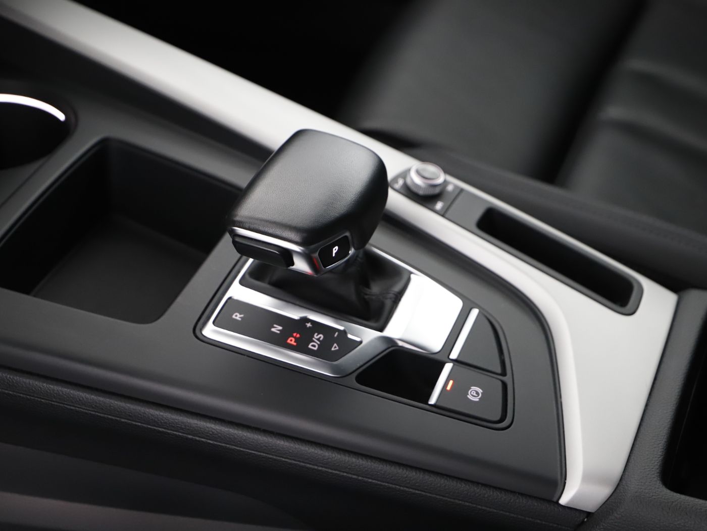 Audi A4 Avant TDI S-Line Aut | Bild 17 von 26